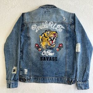 WT02 Men's Jean Jacket Small Blue Button Up Pockets Distressed Long Sleeve Biker